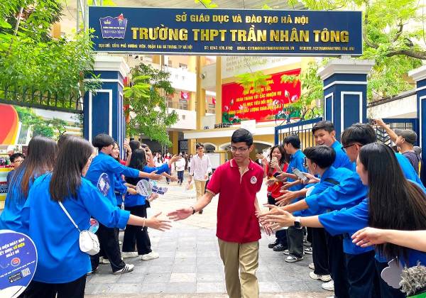 Xu hướng biến động diem chuan lop 10